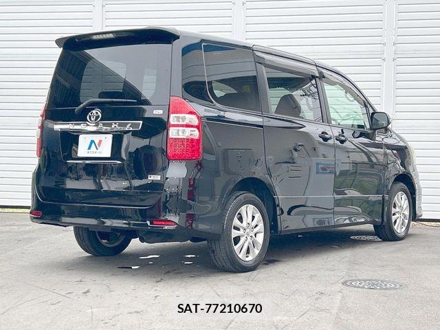 Toyota NOAH 2012-06 8209177-17
