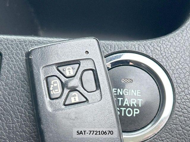 Toyota NOAH 2012-06 8209177-8