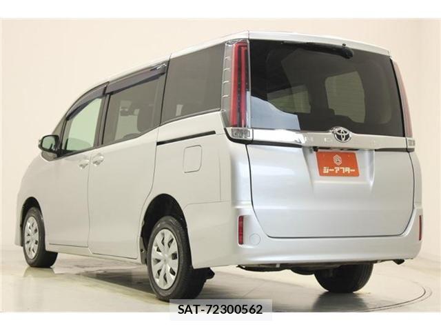 Toyota NOAH 2019-04 8209174-10
