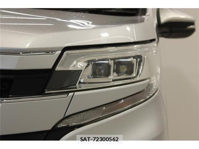 Toyota NOAH 2019-04 8209174-15