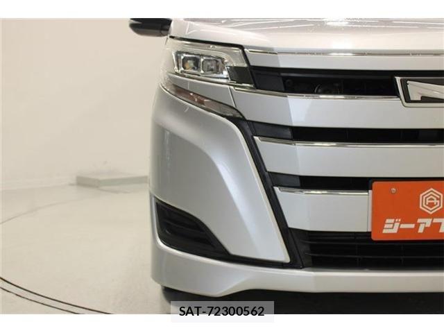 Toyota NOAH 2019-04 8209174-16