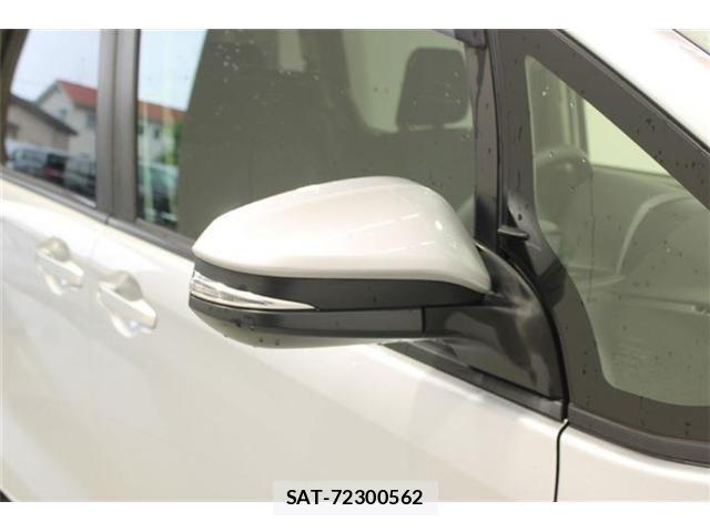 Toyota NOAH 2019-04 8209174-21