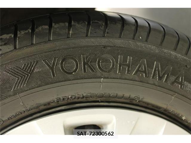 Toyota NOAH 2019-04 8209174-26