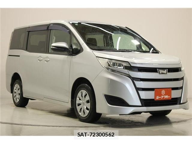 Toyota NOAH 2019-04 8209174-6