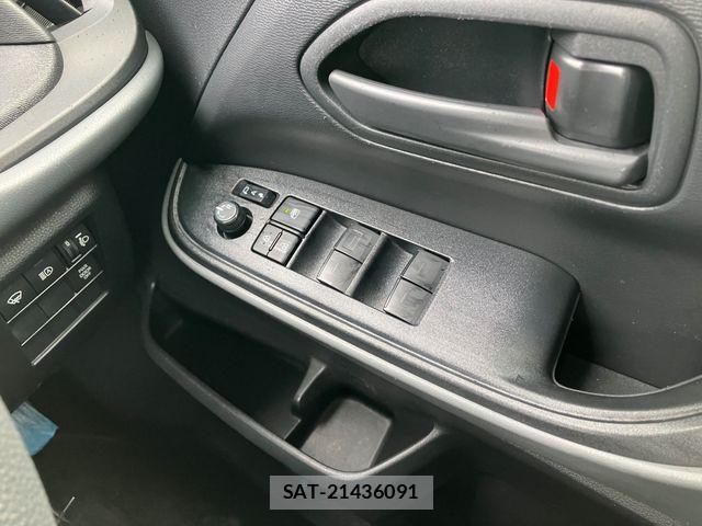 Toyota NOAH 2023-07 8209170-10