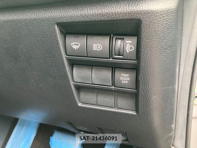 Toyota NOAH 2023-07 8209170-12