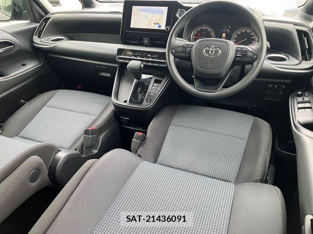 Toyota NOAH 2023-07 8209170-1