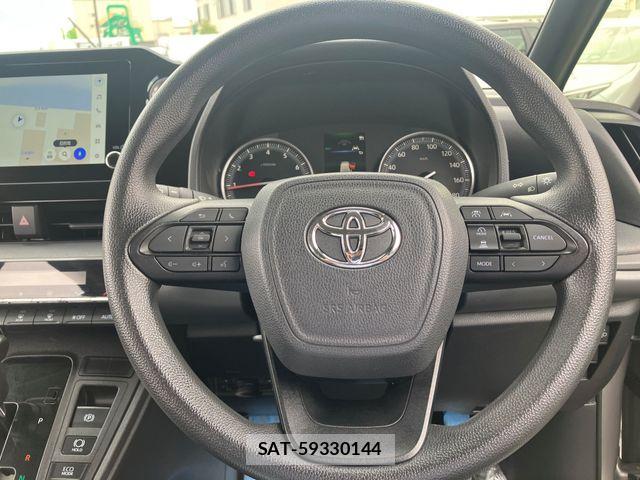 Toyota NOAH 2023-08 8209169-11