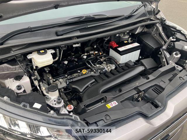 Toyota NOAH 2023-08 8209169-4