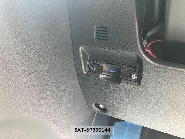 Toyota NOAH 2023-08 8209169-7