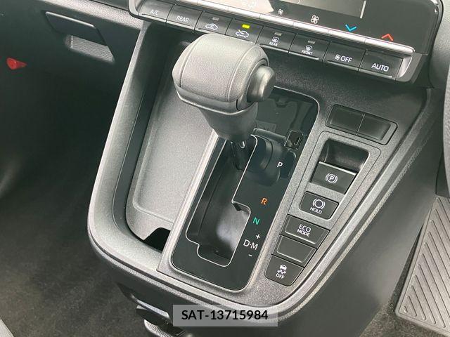Toyota NOAH 2024-01 8209171-10