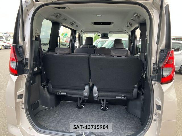 Toyota NOAH 2024-01 8209171-17