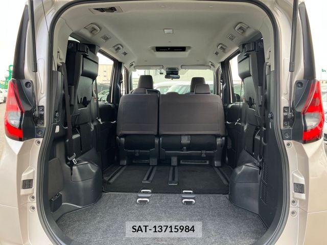Toyota NOAH 2024-01 8209171-18