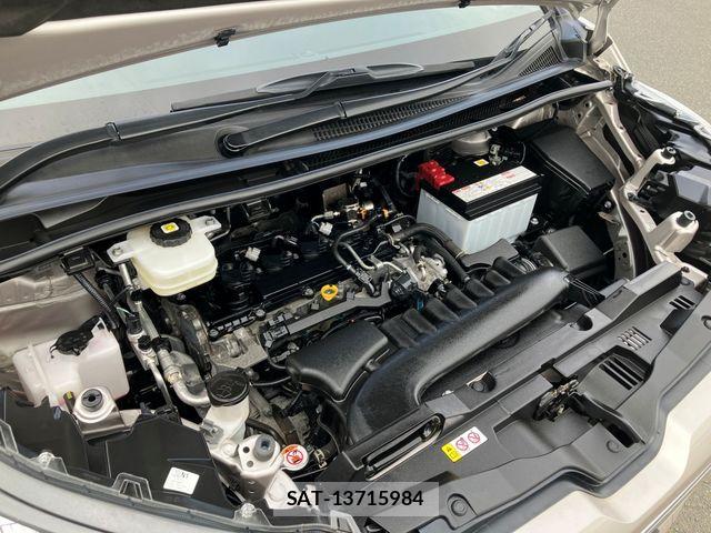 Toyota NOAH 2024-01 8209171-4