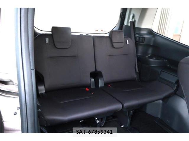 Toyota NOAH 2022-11 8209166-10