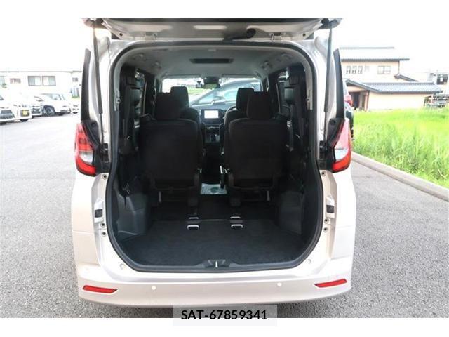 Toyota NOAH 2022-11 8209166-11