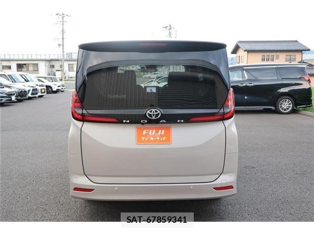 Toyota NOAH 2022-11 8209166-15