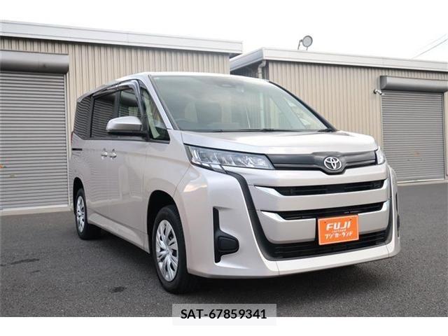 Toyota NOAH 2022-11 8209166-16