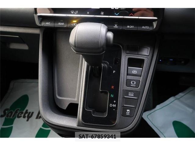 Toyota NOAH 2022-11 8209166-19