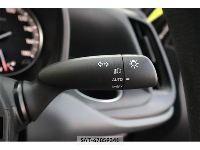 Toyota NOAH 2022-11 8209166-24