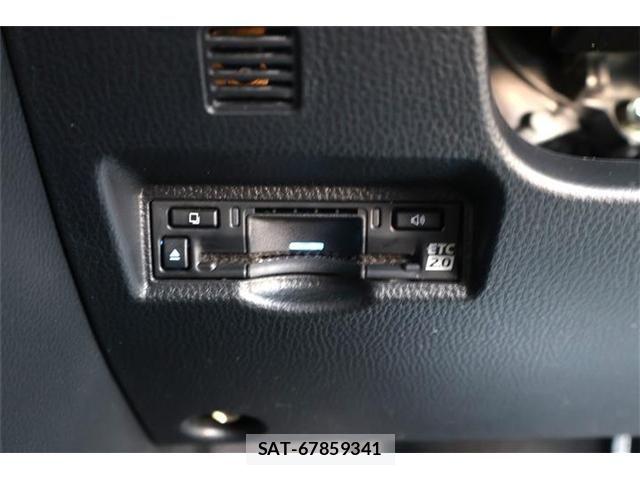 Toyota NOAH 2022-11 8209166-4