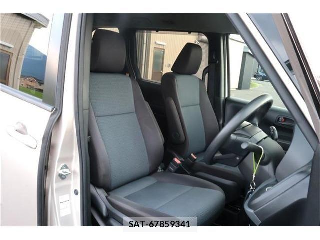 Toyota NOAH 2022-11 8209166-8