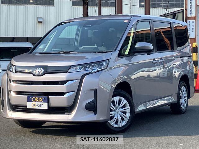 Toyota NOAH 2023-07 8209173-0