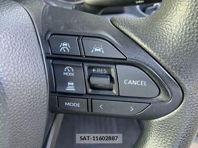 Toyota NOAH 2023-07 8209173-9