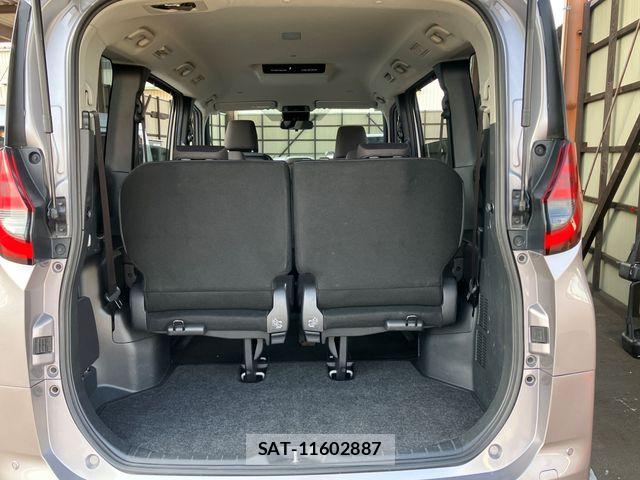 Toyota NOAH 2023-07 8209173-13