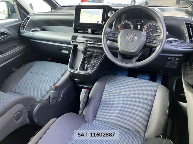 Toyota NOAH 2023-07 8209173-1