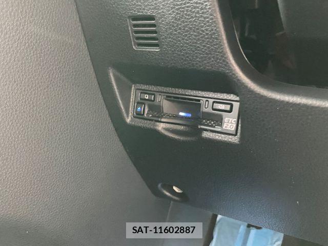 Toyota NOAH 2023-07 8209173-6