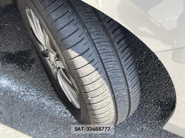 Toyota NOAH 2017-07 8209175-28