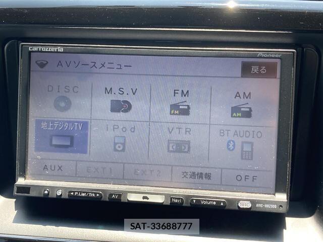 Toyota NOAH 2017-07 8209175-7