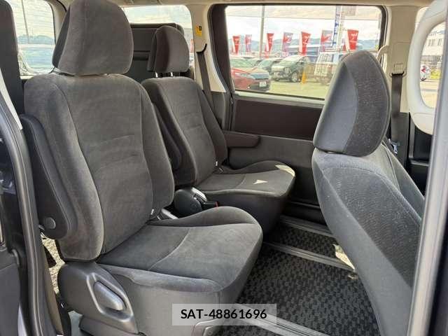Toyota NOAH 2011-06 8209176-12