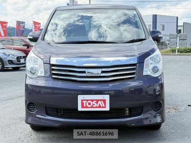 Toyota NOAH 2011-06 8209176-17