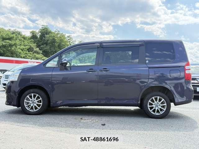 Toyota NOAH 2011-06 8209176-23