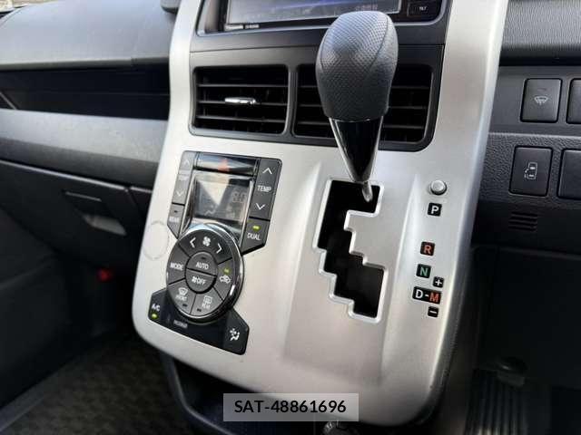 Toyota NOAH 2011-06 8209176-29