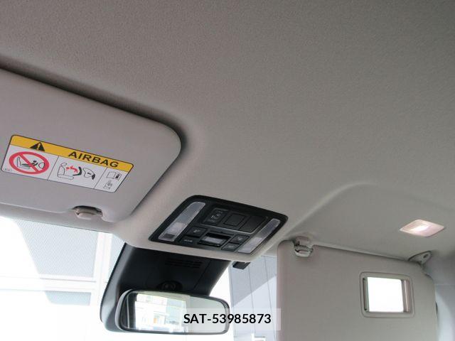 Toyota NOAH 2023-04 8231089-12