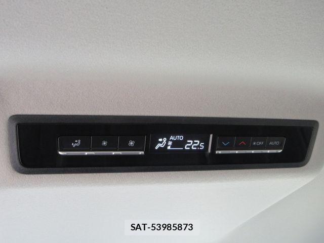 Toyota NOAH 2023-04 8231089-14