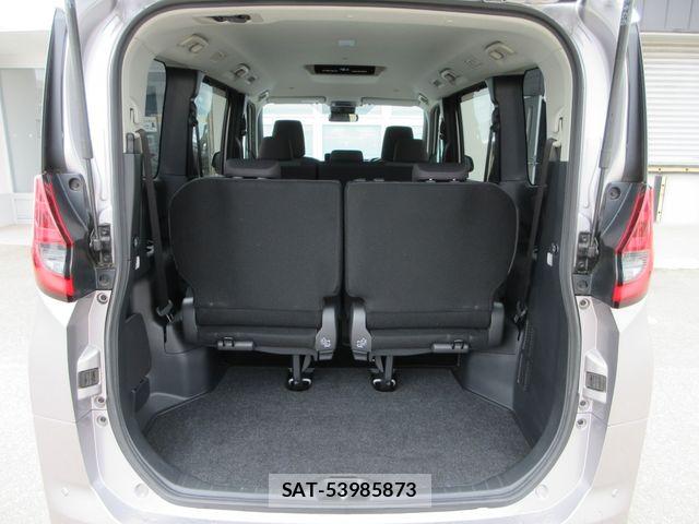 Toyota NOAH 2023-04 8231089-16