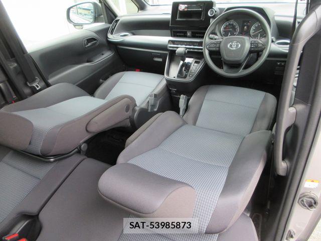 Toyota NOAH 2023-04 8231089-19