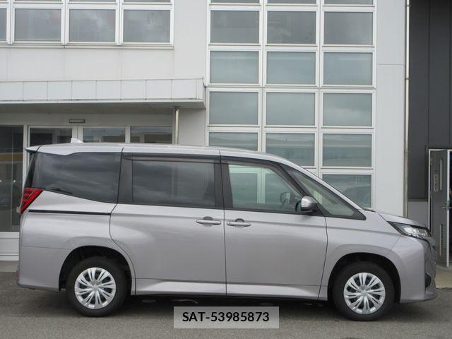 Toyota NOAH 2023-04 8231089-21