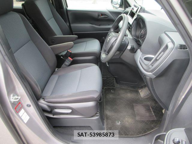 Toyota NOAH 2023-04 8231089-26