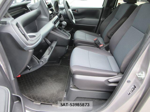 Toyota NOAH 2023-04 8231089-27