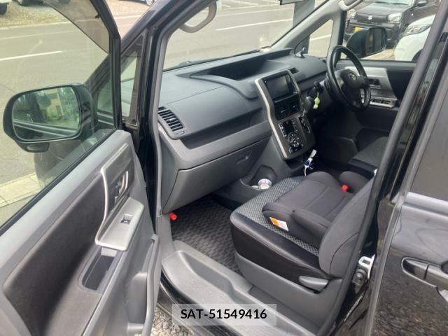 Toyota NOAH 2008-10 8231091-14