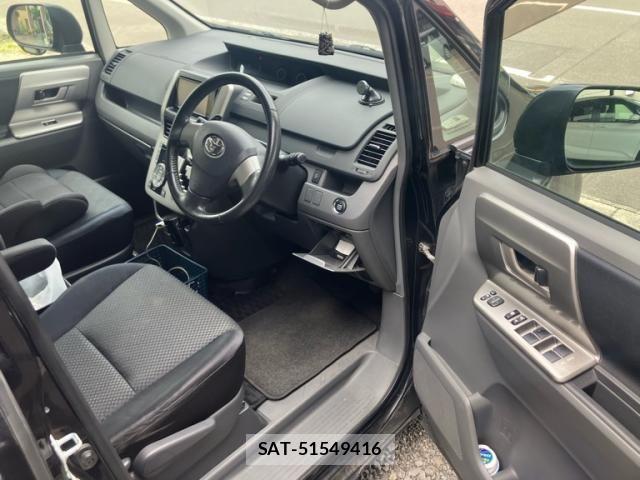 Toyota NOAH 2008-10 8231091-15