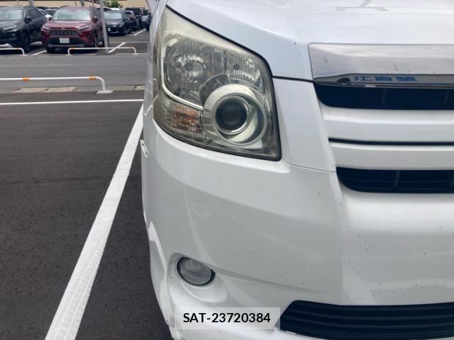 Toyota NOAH 2009-07 8231092-3