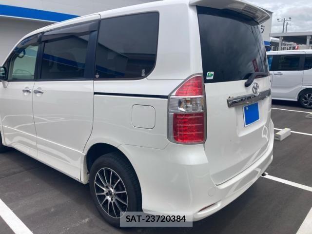 Toyota NOAH 2009-07 8231092-4