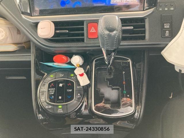 Toyota NOAH 2020-02 8231090-14