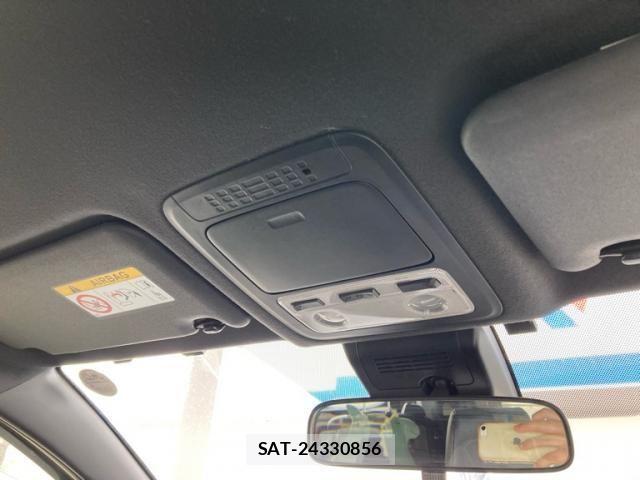 Toyota NOAH 2020-02 8231090-15